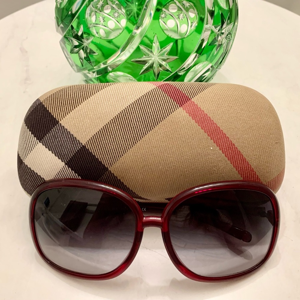 Burberry gradient sunglasses in very good condition